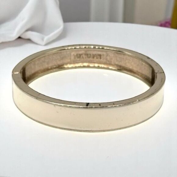 Tokyo Jane Off White Enamel Goldtone Bangle Bracelet - Picture 1 of 12